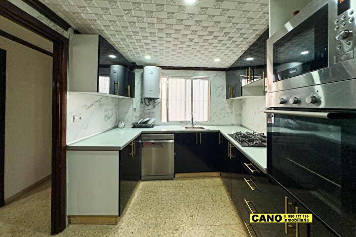 Casas en venta y pisos alquiler - 2