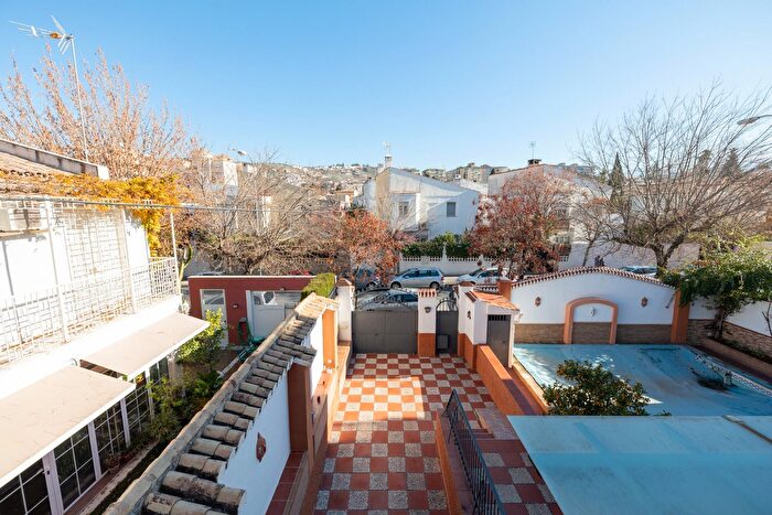 Casa en venta en Genil, Cervantes de 6 habitaciones