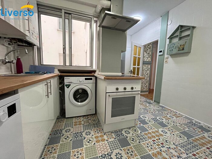Casas en venta y pisos alquiler - 3