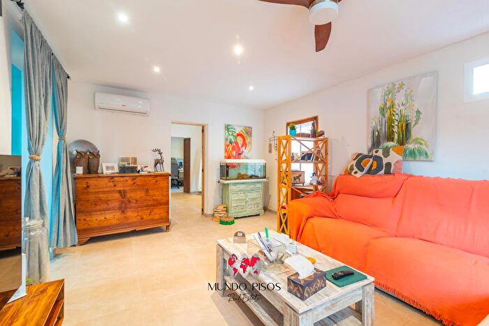 Casas en venta y pisos alquiler - 1