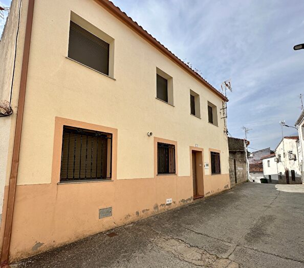Casas en venta y pisos alquiler - 1