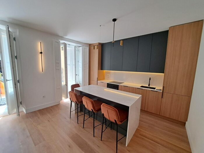 Casas en venta y pisos alquiler - 1