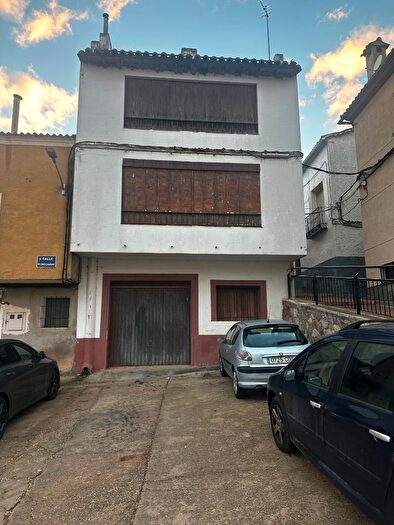 Casas en venta y pisos alquiler - 1