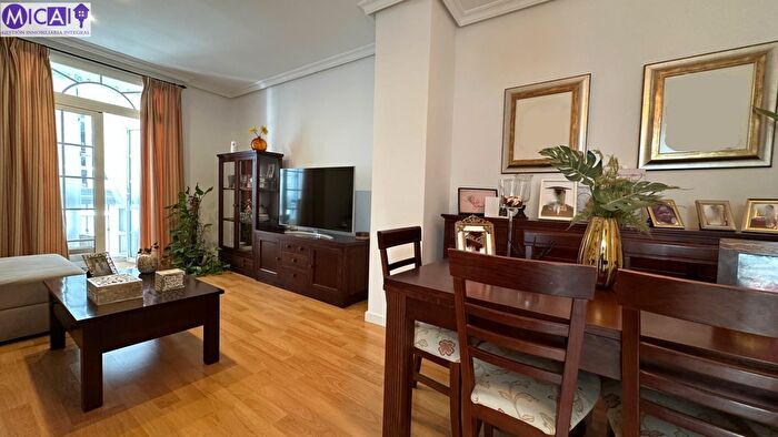 Casas en venta y pisos alquiler - 1