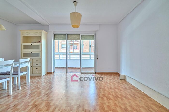 Casas en venta y pisos alquiler - 2