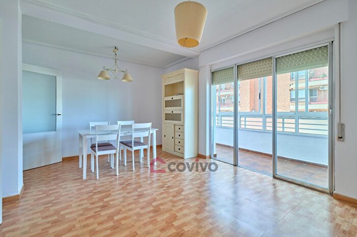 Casas en venta y pisos alquiler - 3