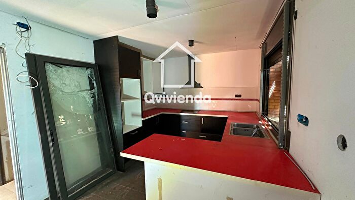 Casas en venta y pisos alquiler - 3