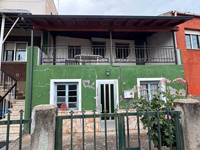 Casas en venta y pisos alquiler - 1