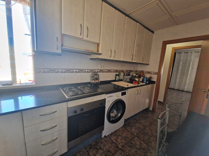 Casas en venta y pisos alquiler - 1
