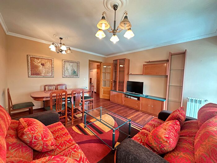 Casas en venta y pisos alquiler - 3