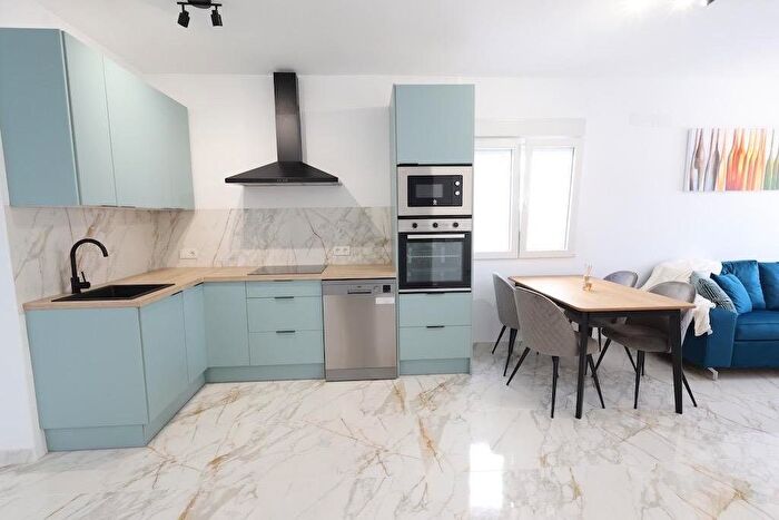 Casas en venta y pisos alquiler - 3