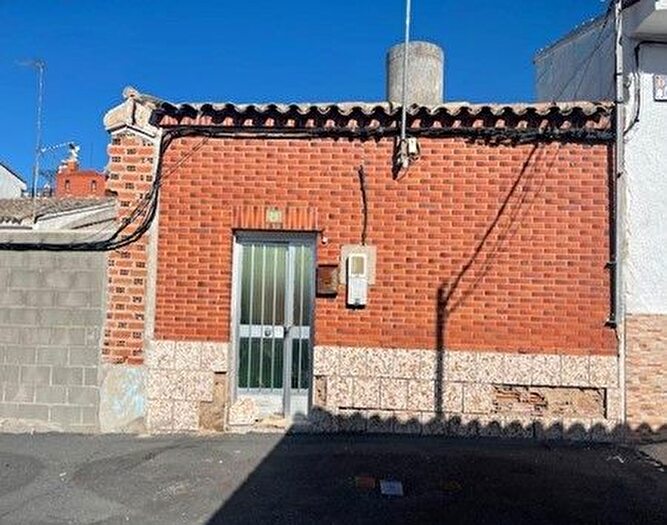 Casas en venta y pisos alquiler - 1