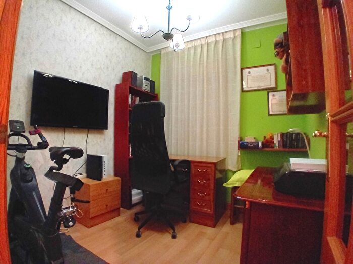 Casas en venta y pisos alquiler - 3