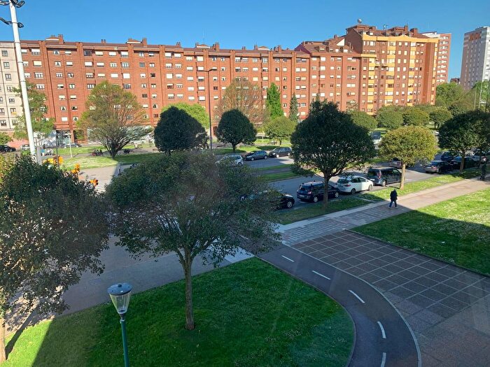 Piso en alquiler en Sur, El Polígono de 3 habitaciones