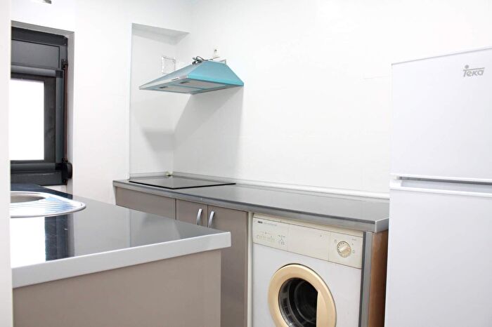 Piso en venta en Sants Montjuïc, El Poble Sec Parc de Montjuïc de 2 habitaciones