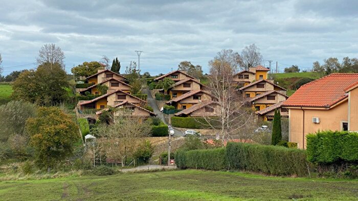Casa en venta en Val de San Vicente, Cantabria de 4 habitaciones