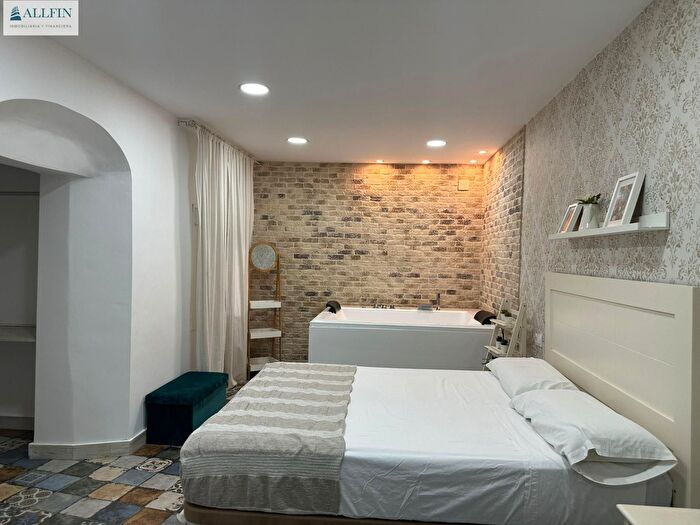 Casas en venta y pisos alquiler - 1