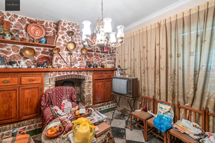 Casas en venta y pisos alquiler - 3