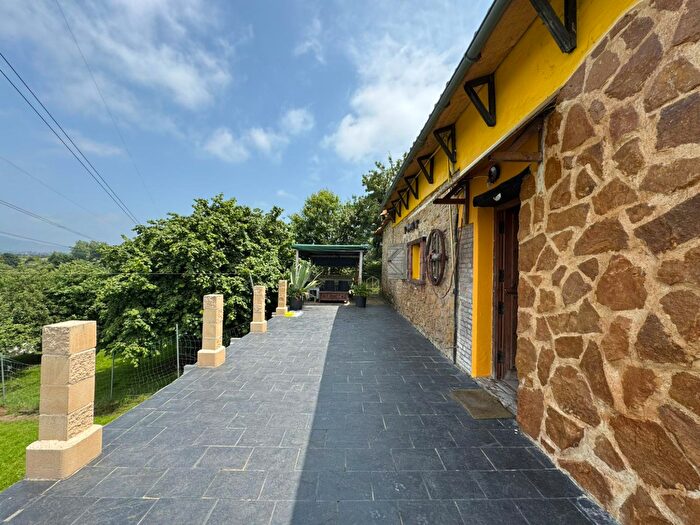 Casas en venta y pisos alquiler - 3