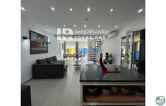 Casas en venta y pisos alquiler - 1