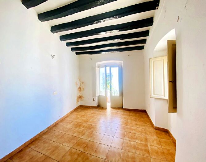 Casas en venta y pisos alquiler - 1