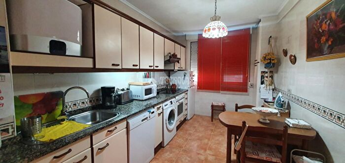 Casas en venta y pisos alquiler - 3