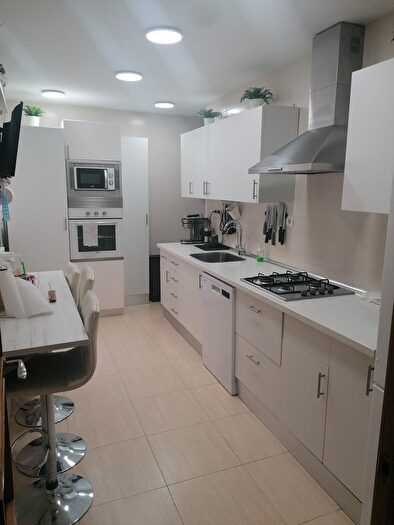 Casas en venta y pisos alquiler - 3
