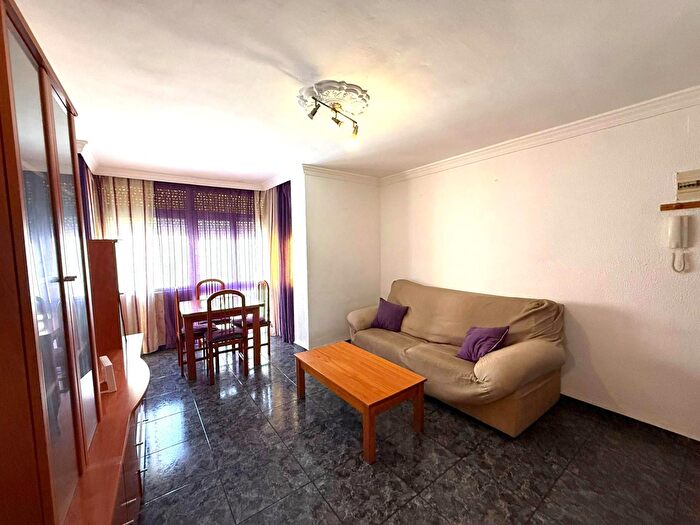 Casas en venta y pisos alquiler - 1