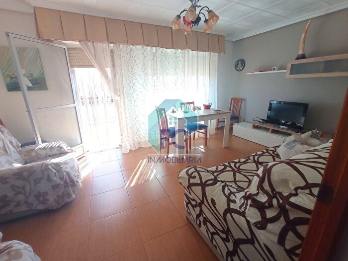 Casas en venta y pisos alquiler - 1