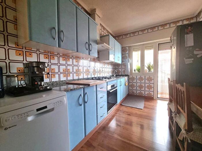 Casas en venta y pisos alquiler - 1