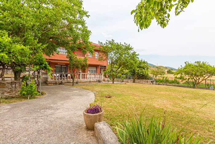 Casa en venta en Monreal Elo, Navarra de 5 habitaciones