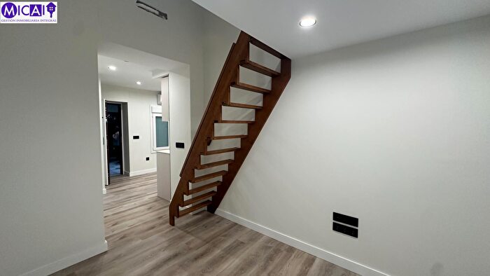 Casas en venta y pisos alquiler - 3