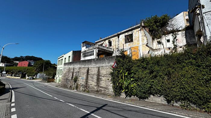 Casa en venta en Someso Matogrande, A Coruña Capital de 3 habitaciones