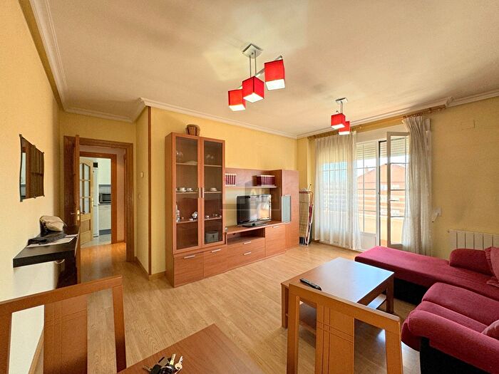 Casas en venta y pisos alquiler - 1