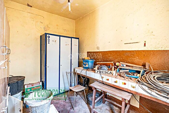 Casas en venta y pisos alquiler - 2