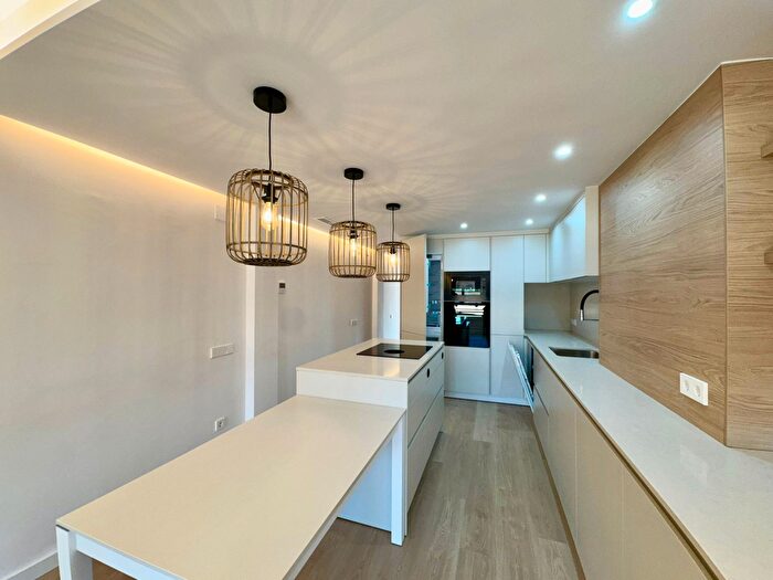 Casas en venta y pisos alquiler - 1