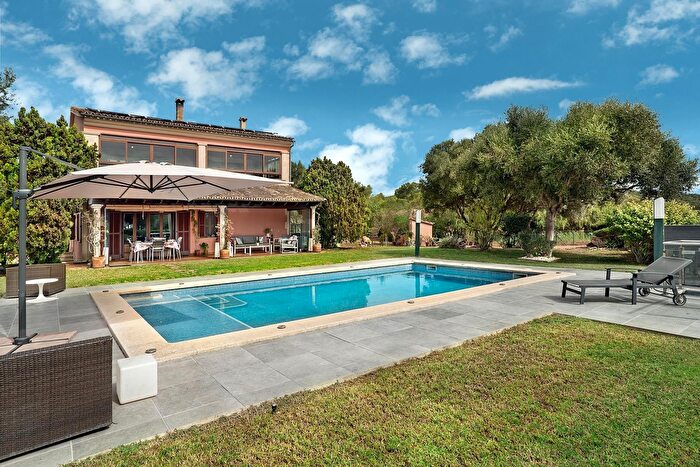 Casa en venta en Llevant, Puntiró de 4 habitaciones