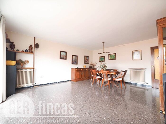 Casas en venta y pisos alquiler - 2