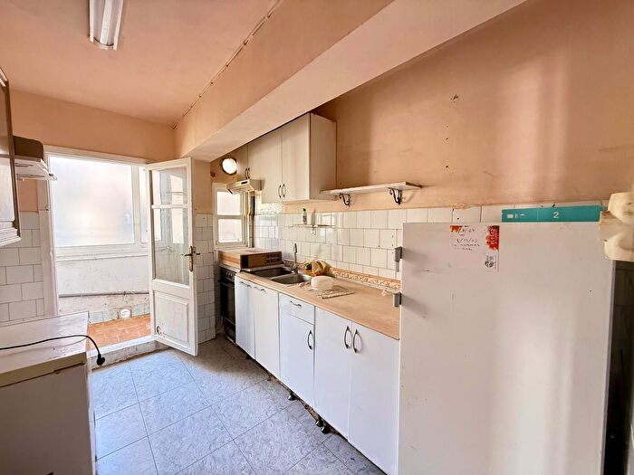 Casas en venta y pisos alquiler - 1