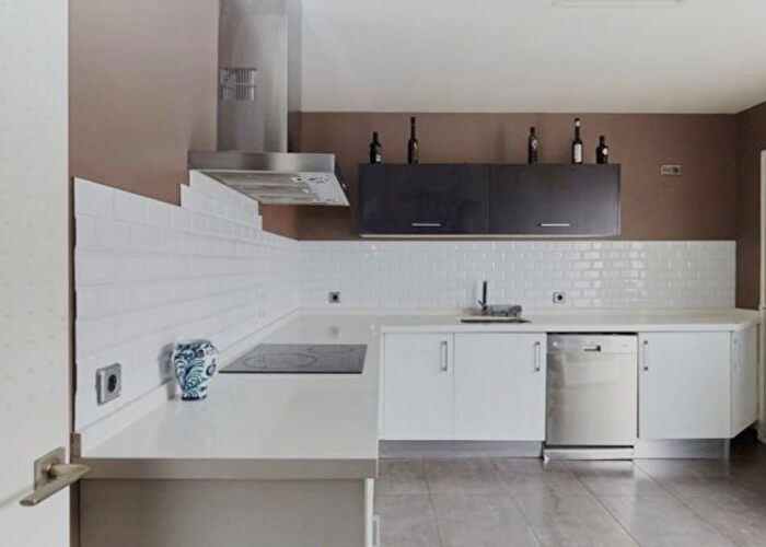 Casas en venta y pisos alquiler - 1