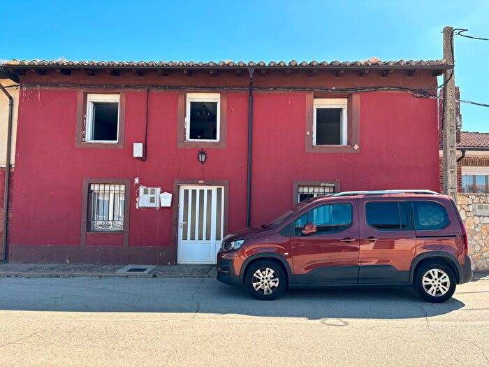 Casa en venta en Arenillas de Riopisuerga, Burgos de 5 habitaciones