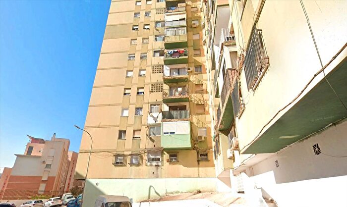 Piso en venta en Bailén Miraflores, La Florida Parque Norte de 3 habitaciones