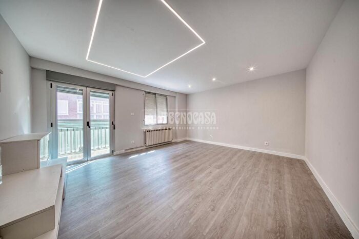 Casas en venta y pisos alquiler - 3