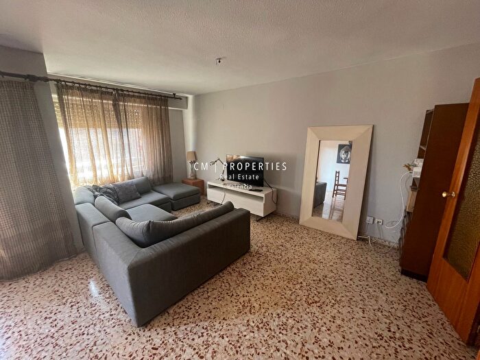 Casas en venta y pisos alquiler - 1