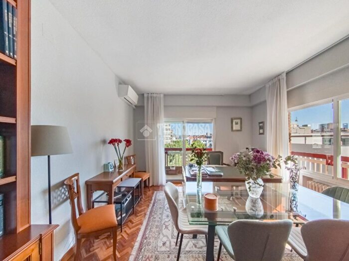 Casas en venta y pisos alquiler - 3