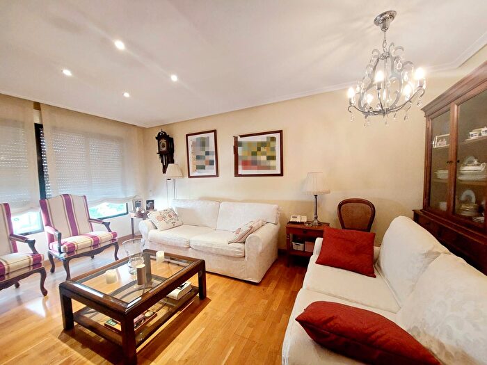 Casas en venta y pisos alquiler - 2