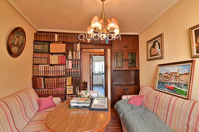 Casas en venta y pisos alquiler - 3