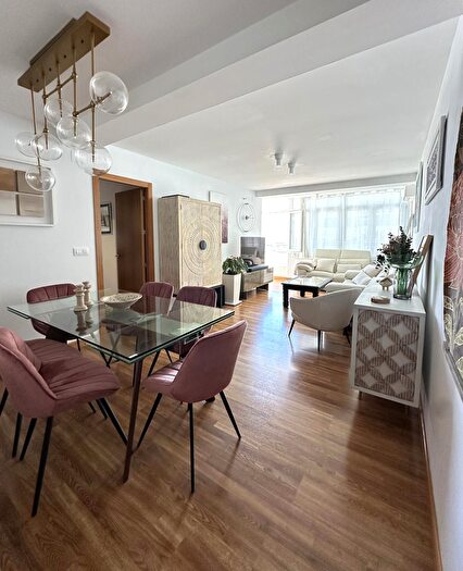 Casas en venta y pisos alquiler - 1