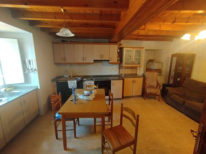 Casas en venta y pisos alquiler - 2