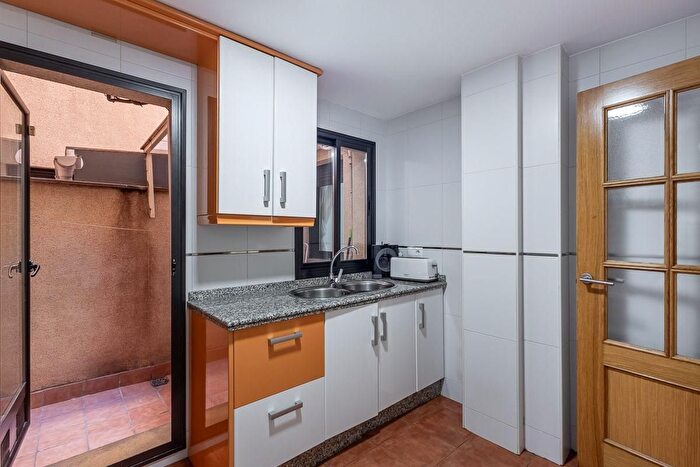 Casas en venta y pisos alquiler - 2